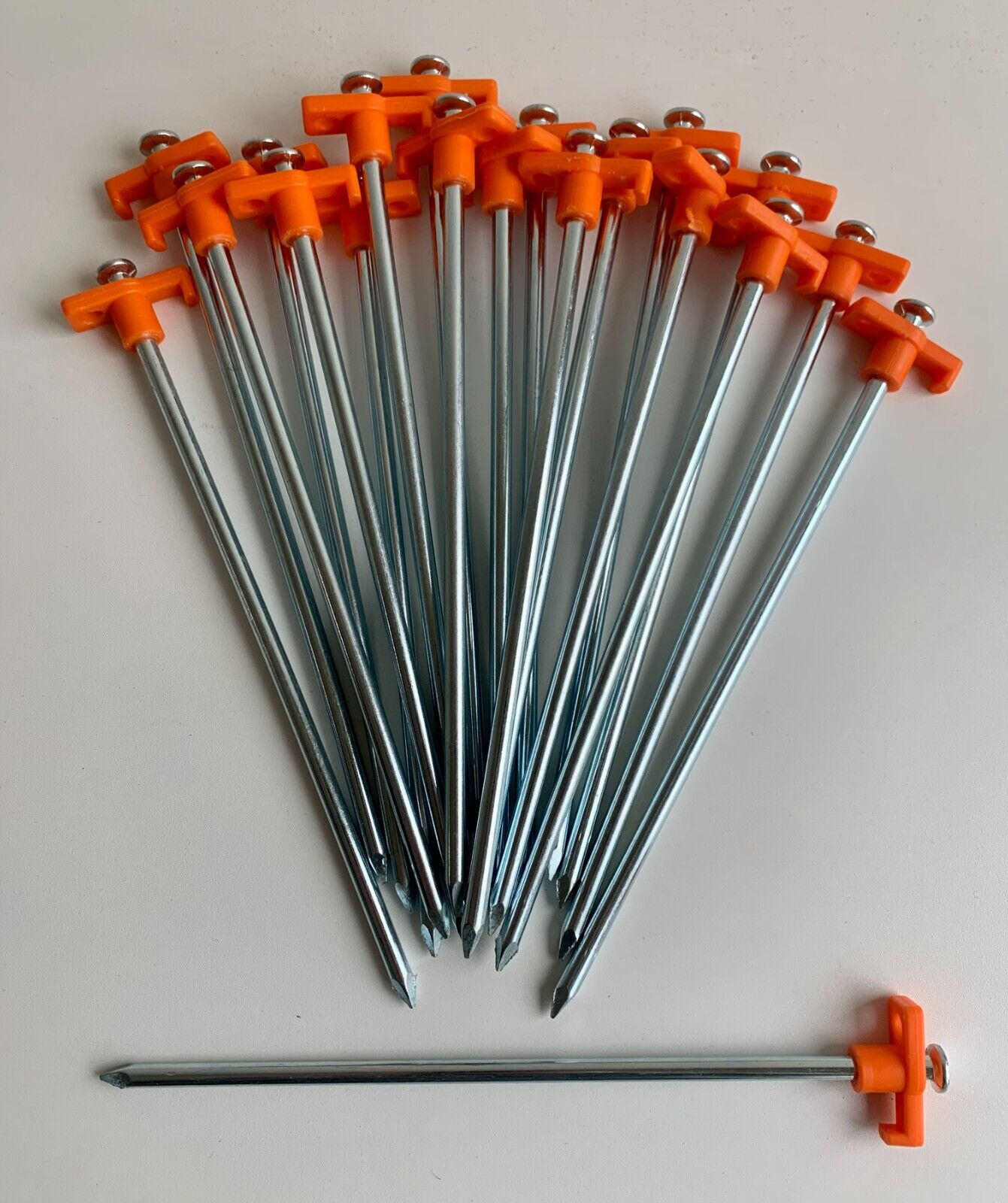 Heavy-Duty Tent Stakes 25cm with High-Visibility Hooks - 20 Pack